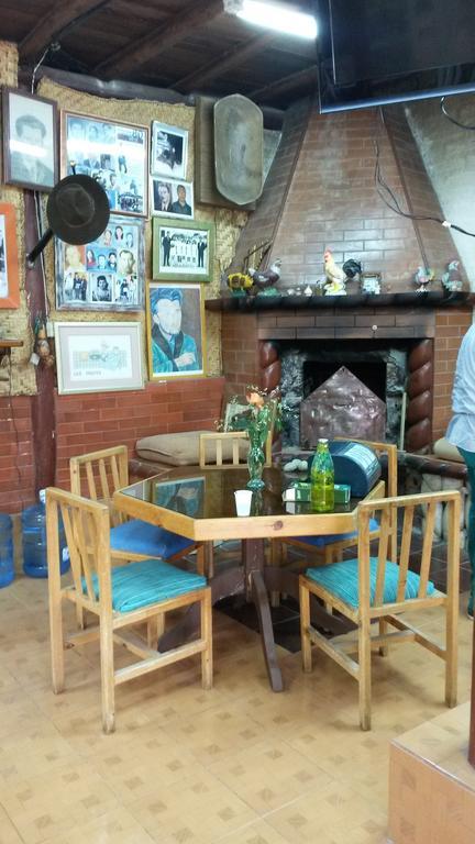 Hostal El Parque Tababela Exteriér fotografie
