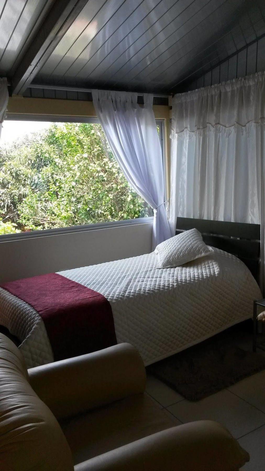 Hostal El Parque Tababela Exteriér fotografie